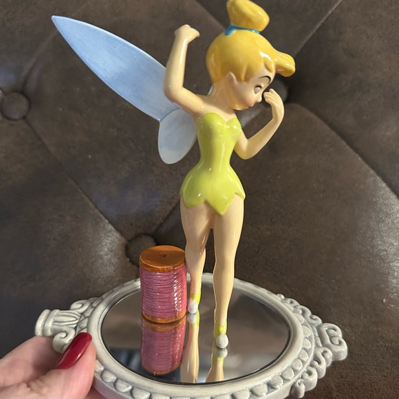 Royal Doulton Disney Showcase
PAN2 "PETER PAN / TINKER BELL" - Picture 6 of 9